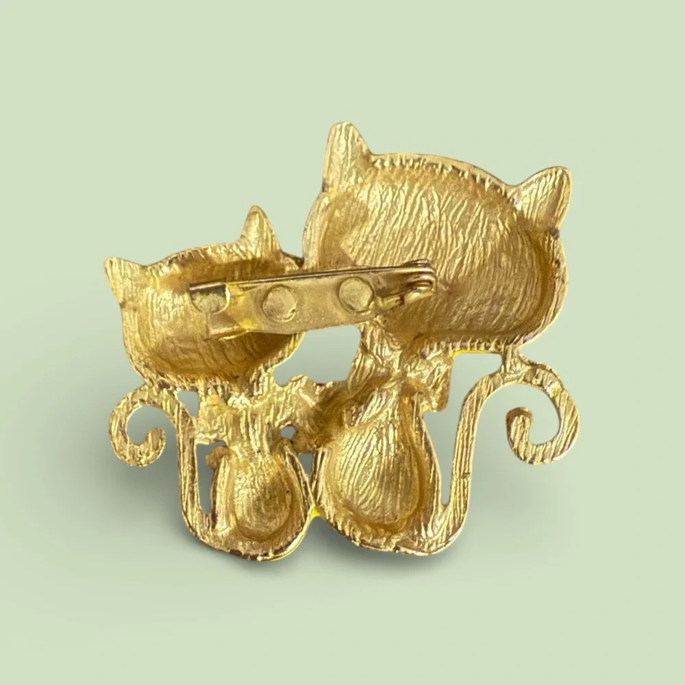 Mint Yellow Cat Brooch with Gold Details - Picture 2 of 4